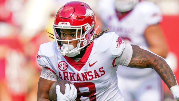 Razorbacks tight end Ty Washington against Alabama